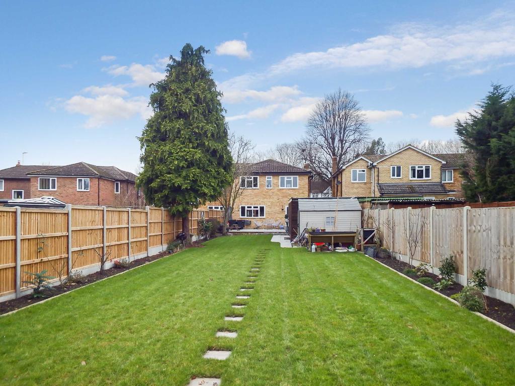 Fairview Road, Stevenage, Hertfordshire, SG1 5 bed semidetached house £650,000