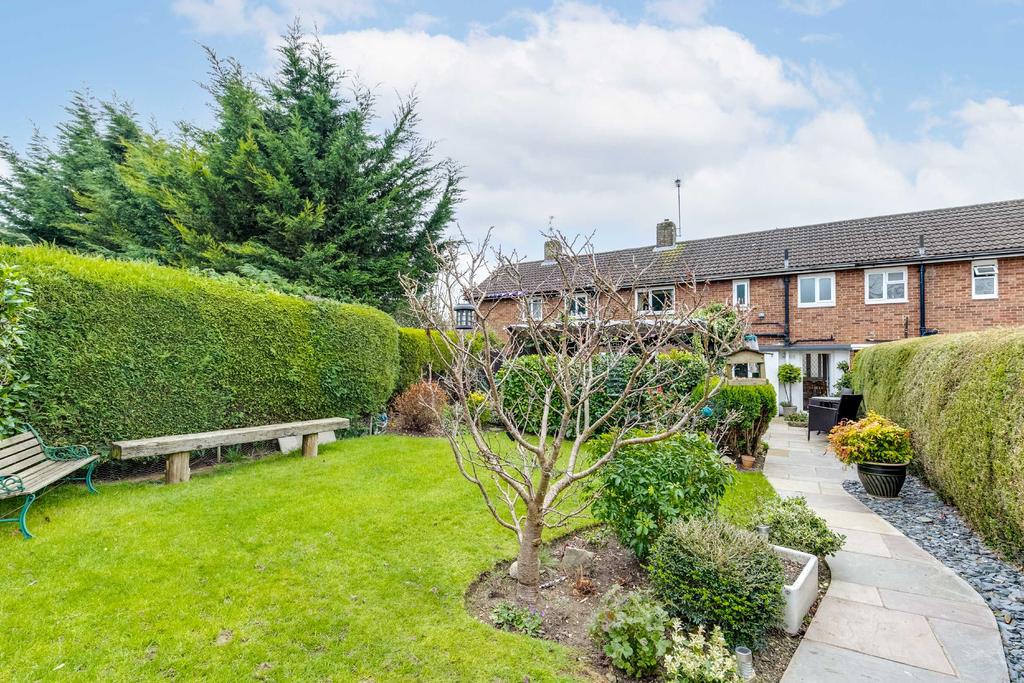 Lowerfield, Welwyn Garden City... 3 bed terraced house £465,000