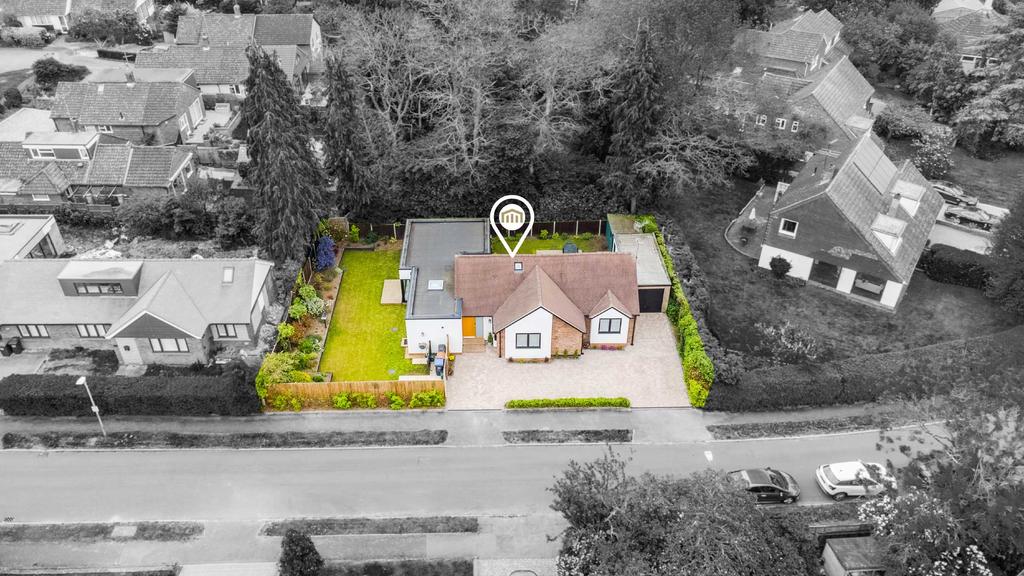 Warren Way, Welwyn, Hertfordshire, AL6 3 bed bungalow £895,000