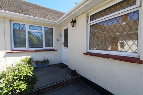 2 bedroom semi-detached bungalow to rent, Common Approach, Thundersley