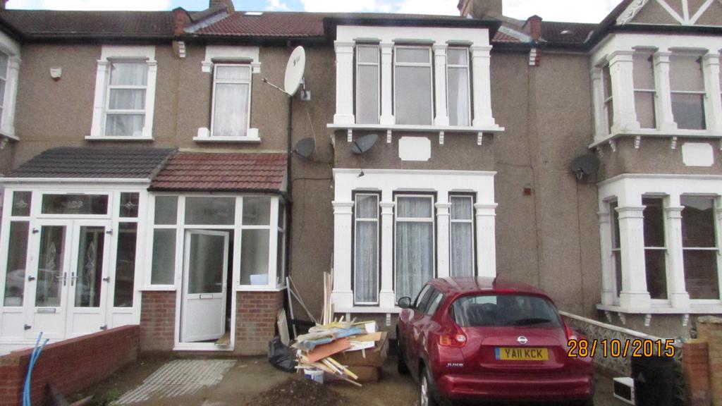 Aldborough Road South, Ilford, IG3 2 bed flat £1,600 pcm (£369 pw)