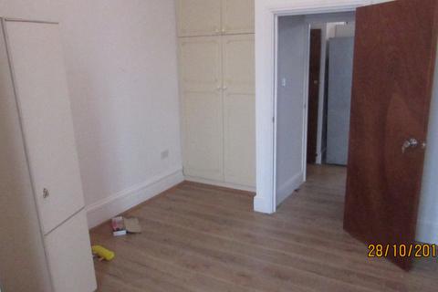 2 bedroom flat to rent, Aldborough Road South,  Ilford, IG3