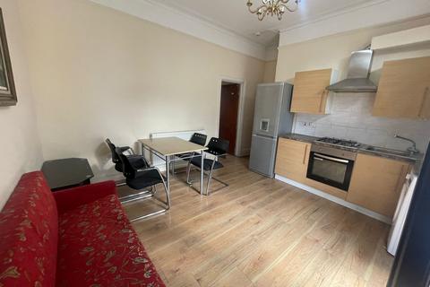 2 bedroom flat to rent, Aldborough Road South,  Ilford, IG3