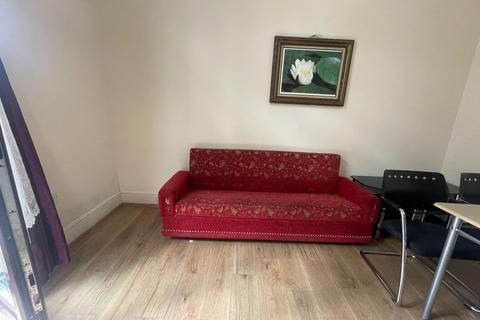 2 bedroom flat to rent, Aldborough Road South,  Ilford, IG3