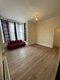 3 bedroom flat to rent, 125 Aldborough Road South, Ilford, Essex, IG3 8HT