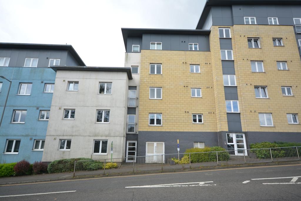 Bellsmeadow Road, Falkirk, Stirlingshire, FK1 1SD 2 bed flat £122,000