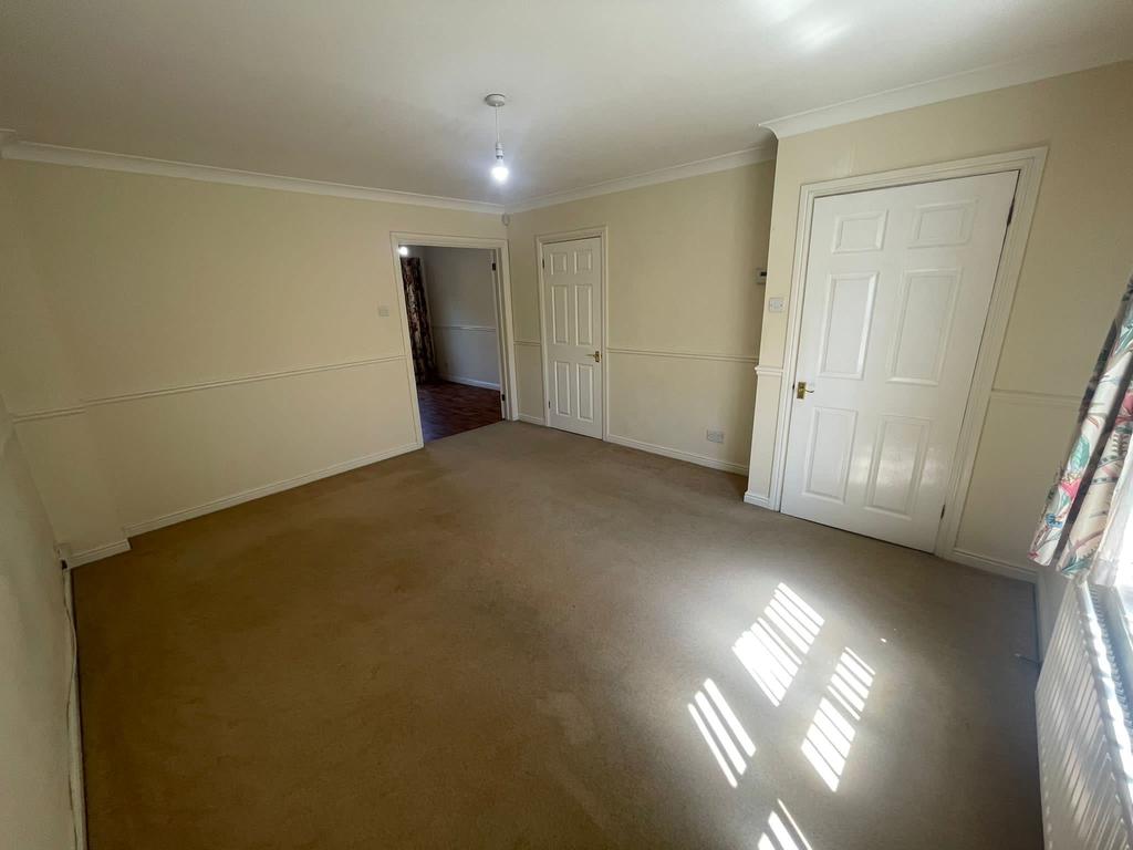 Constable Road, Ipswich IP4 3 bed end of terrace house £1,200 pcm (£