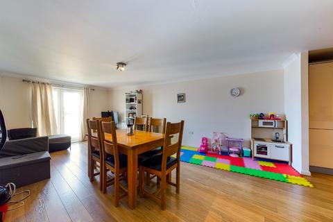 2 bedroom apartment for sale, Handleys Court, Selden Hill, Hemel Hempstead, Hertfordshire, HP2 4FW