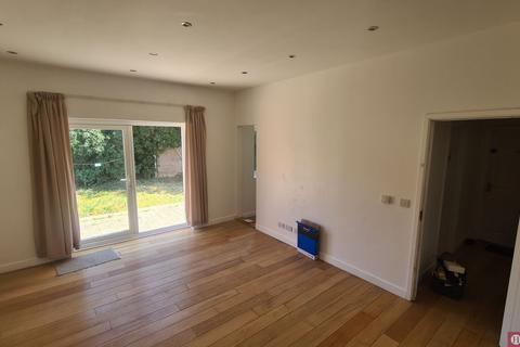 1 bedroom flat to rent, Budoch Drive, Seven Kings, IG3