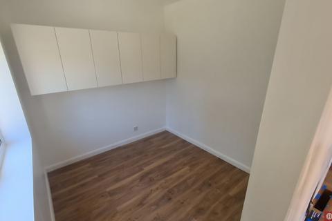1 bedroom flat to rent, Budoch Drive, Seven Kings, IG3