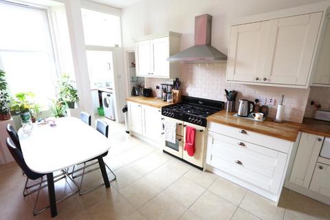 1 bedroom in a house share to rent, Falcon Avenue, Morningside, Edinburgh, EH10