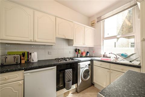 3 bedroom maisonette to rent, Oakmead Road, London, SW12