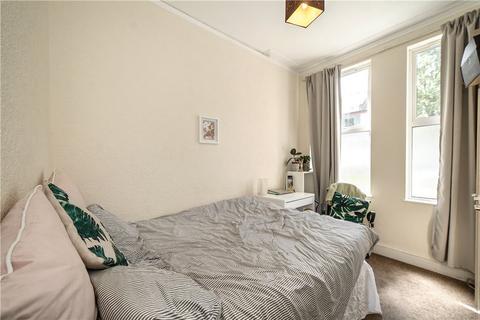 3 bedroom maisonette to rent, Oakmead Road, London, SW12