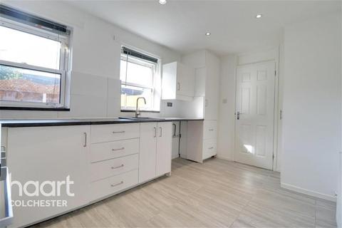 3 bedroom terraced house to rent - East Colchester, CO4