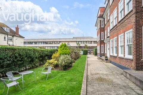 2 bedroom flat to rent, Rochester Close, Rochester Gardens, Hove, BN3