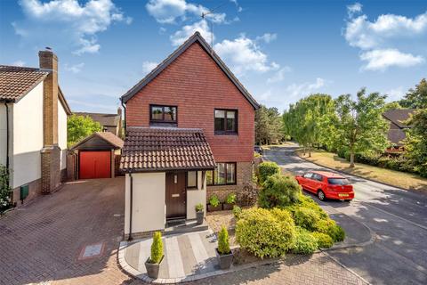 3 bedroom detached house for sale - Wheatfield Way, Horley, RH6