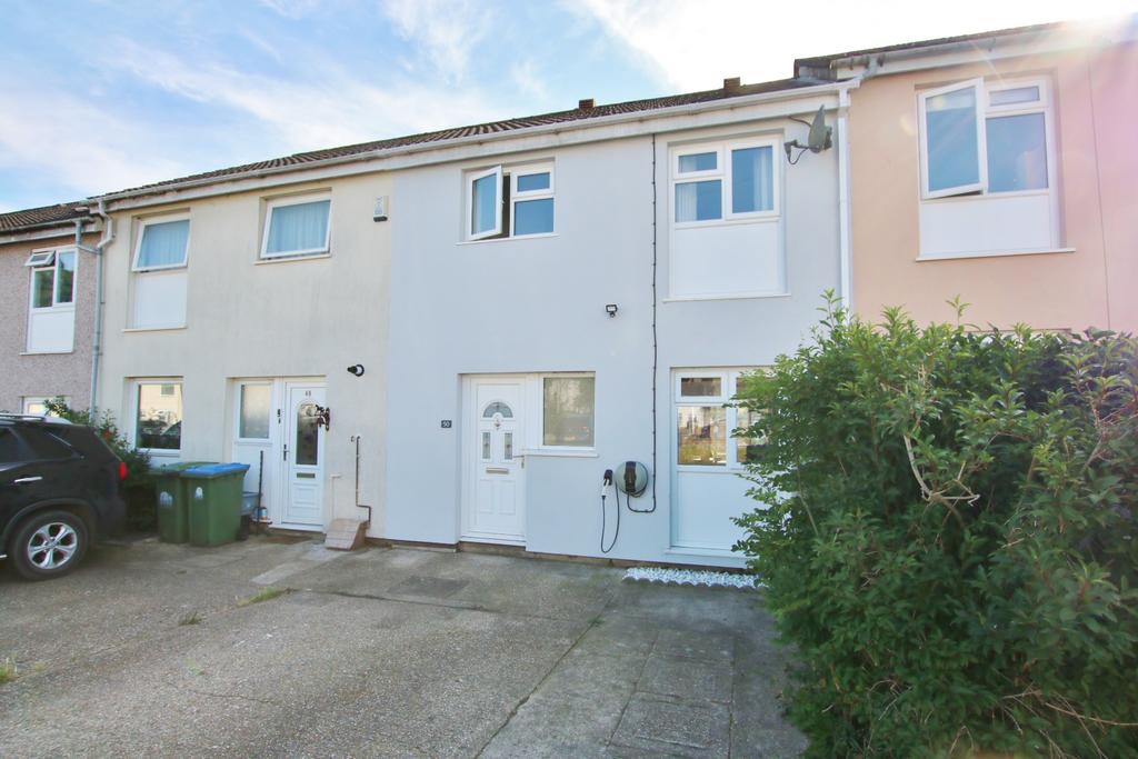 Dubar Close, Lordshill, Southampton 3 bed terraced house £250,000