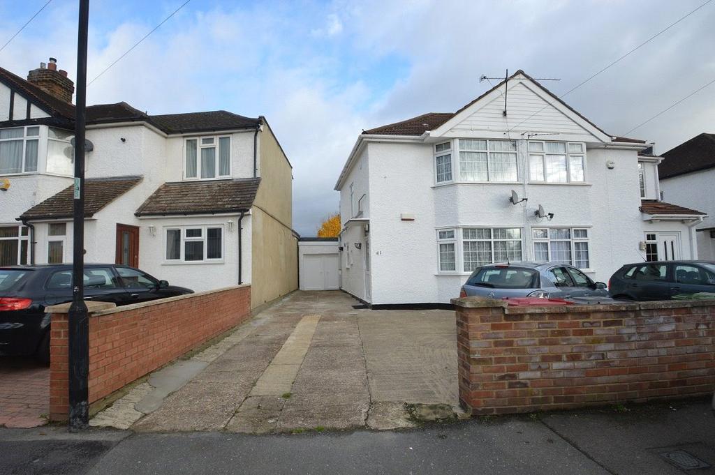 Salt Hill Way, Slough, Berkshire, SL1 3 bed house £1,400 pcm (£323 pw)