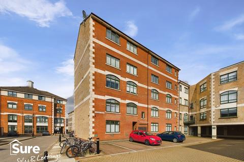 1 bedroom apartment to rent, Clifton Court, Corner Hall, Hemel Hempstead, Hertfordshire, HP3 9XY