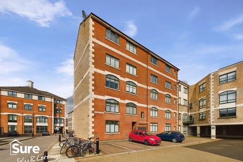 Studio to rent, Clifton Court, Corner Hall, Hemel Hempstead, Hertfordshire, HP3 9XY