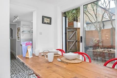 69 Robson Road, London, SE27 9LB