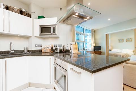 1 bedroom apartment to rent, Commodore House, Battersea Reach