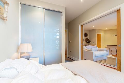 1 bedroom apartment to rent, Commodore House, Battersea Reach