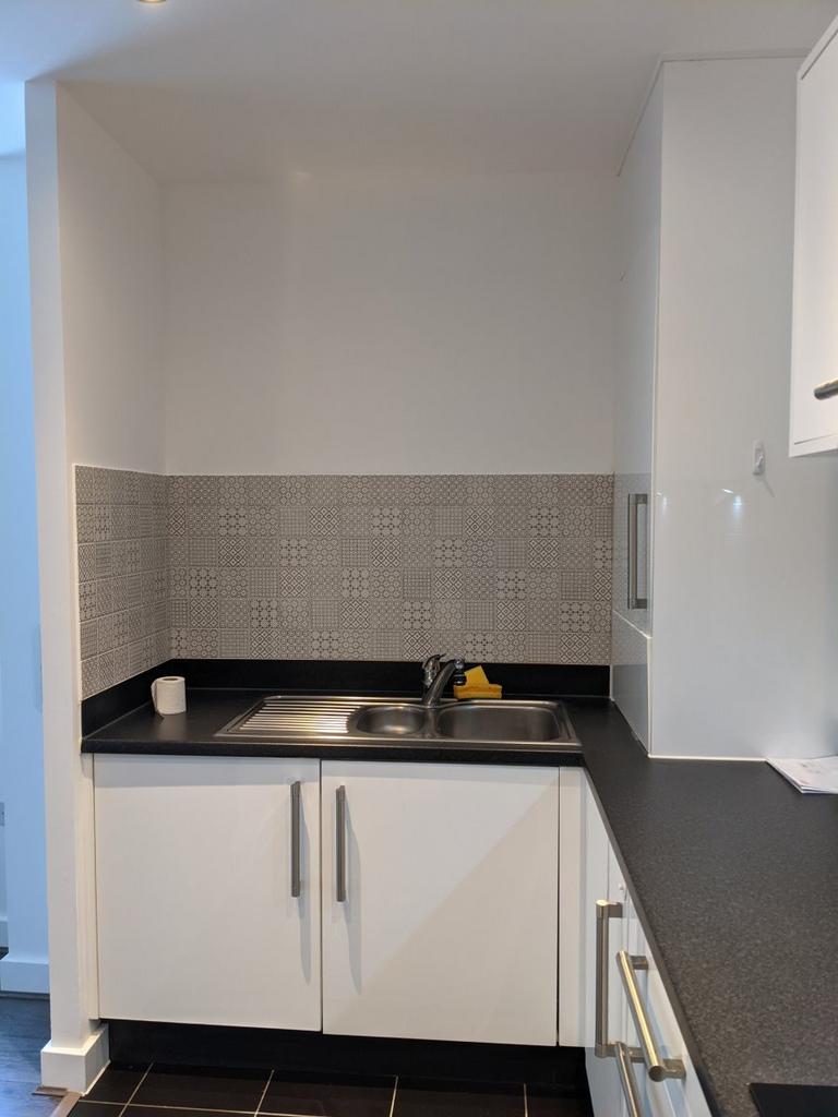 Apartment in 49 Drapers Road - More