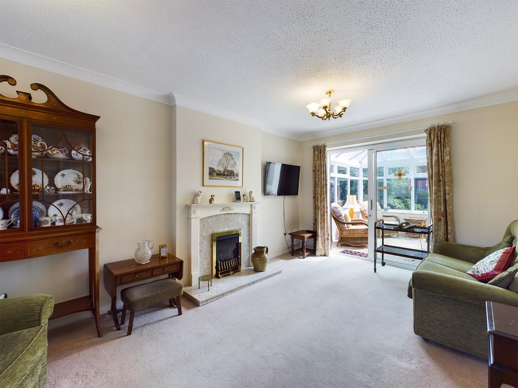 Park Road, BartonunderNeedwood 4 bed detached house £400,000