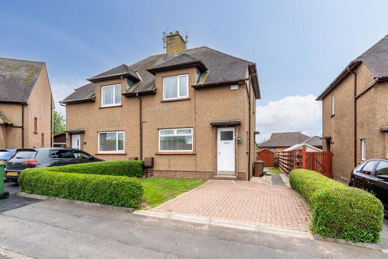 33 Queens Terrace, Maybole KA19 8AW 2 bed semidetached villa for sale