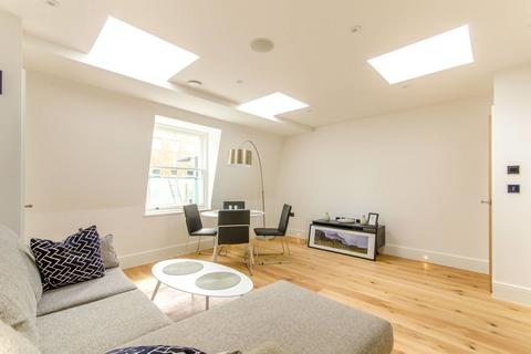 2 bedroom flat to rent, Parkhurst Road, Holloway, London