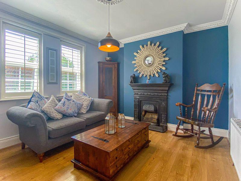 Shaws Lane, Great Wyrley, WS6 6EQ 4 bed detached house £380,000