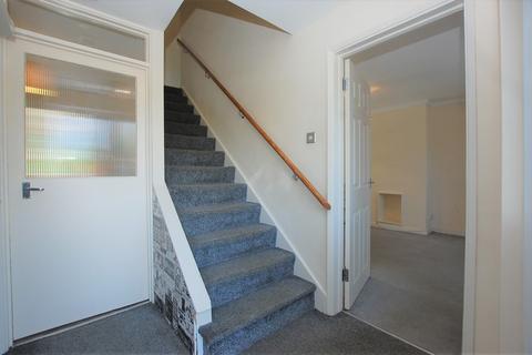 3 bedroom terraced house to rent, Plash Drive, Stevenage