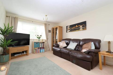 38 Campania Grove, Luton, LU3 4DD