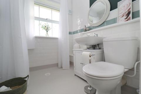 38 Campania Grove, Luton, LU3 4DD