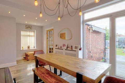 27 Belmont Avenue, South Bank, Middlesbrough, TS6 0AY