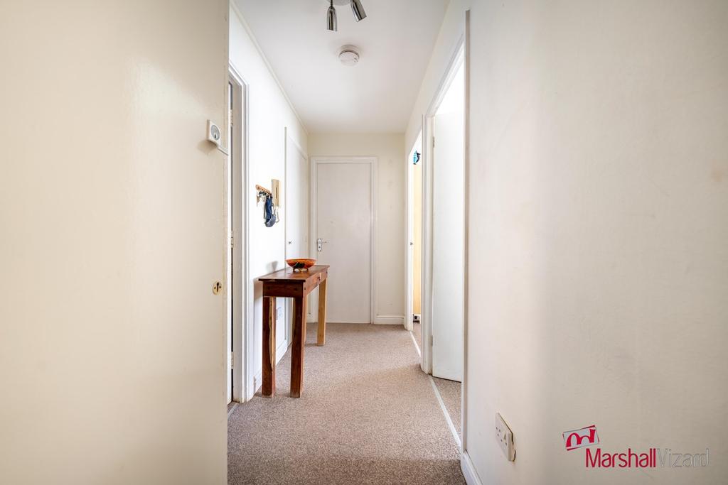 Lundy House, Himalayan Way, WATFORD, WD18 2 bed apartment £270,000