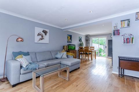 26 Fleetwood Close, Chalfont St Giles, HP8 4DR