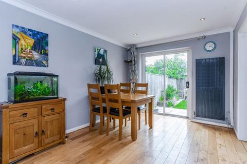 26 Fleetwood Close, Chalfont St Giles, HP8 4DR