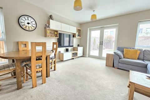 2 bedroom end of terrace house for sale, Courageous Road, Lee-On-The-Solent, PO13
