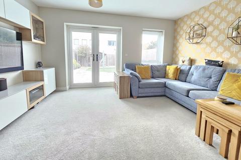 2 bedroom end of terrace house for sale, Courageous Road, Lee-On-The-Solent, PO13