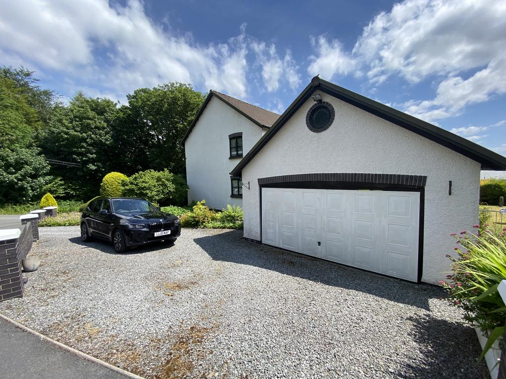 Integral garage