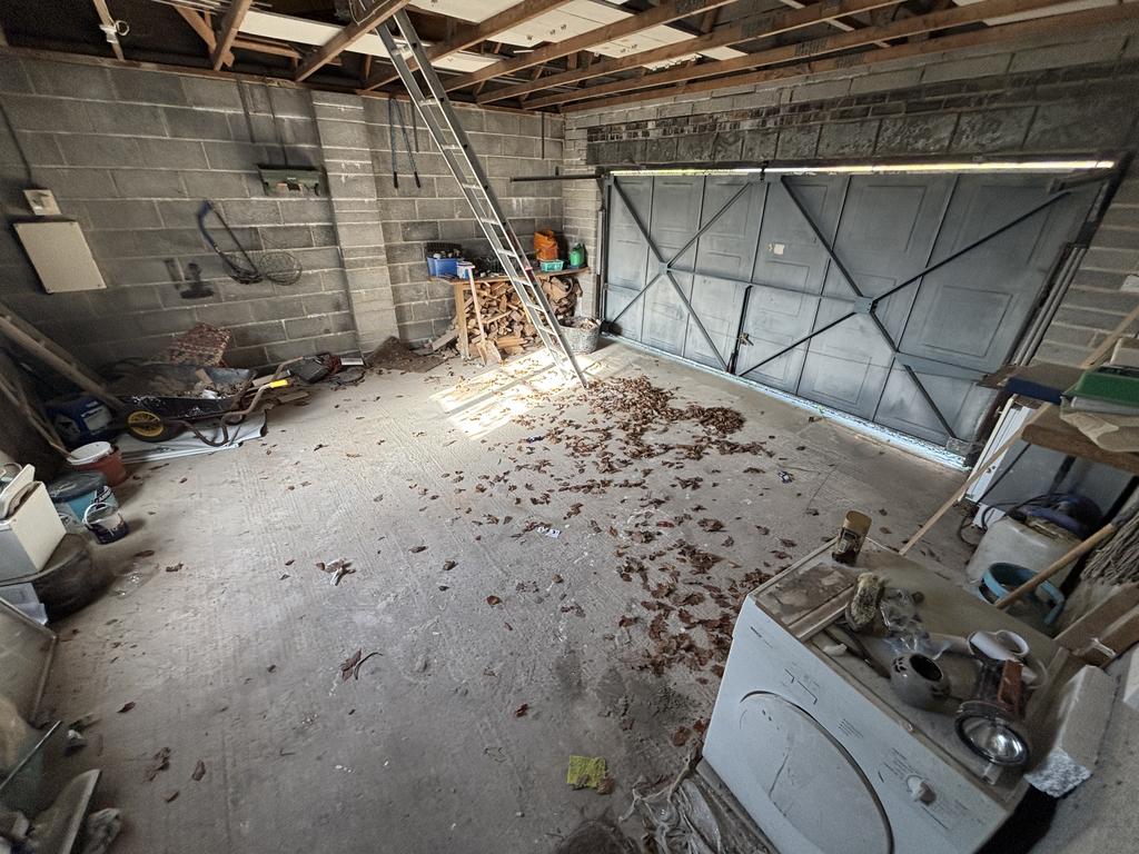 Garage (second image)