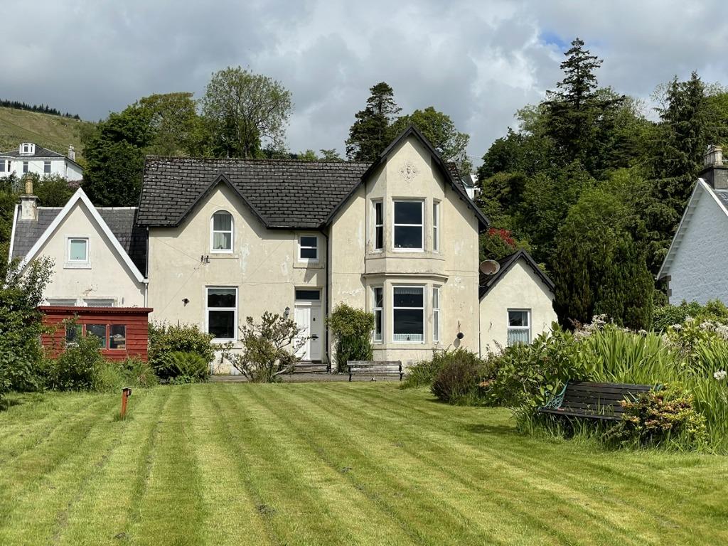 96 Shore Road, Innellan, Argyll and Bute, PA23 3 bed flat for sale £