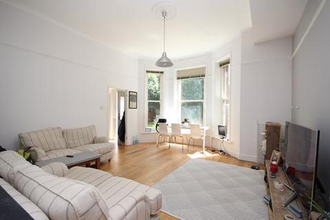 2 bedroom flat for sale - Redvers, 1 Branksome Wood Road, BOURNEMOUTH, BH2