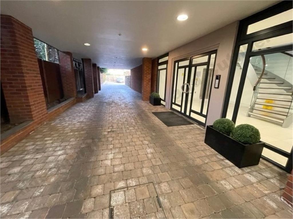 52 Ashley Lane, Hendon, London, NW4 2 bed flat £1,650 pcm (£381 pw)