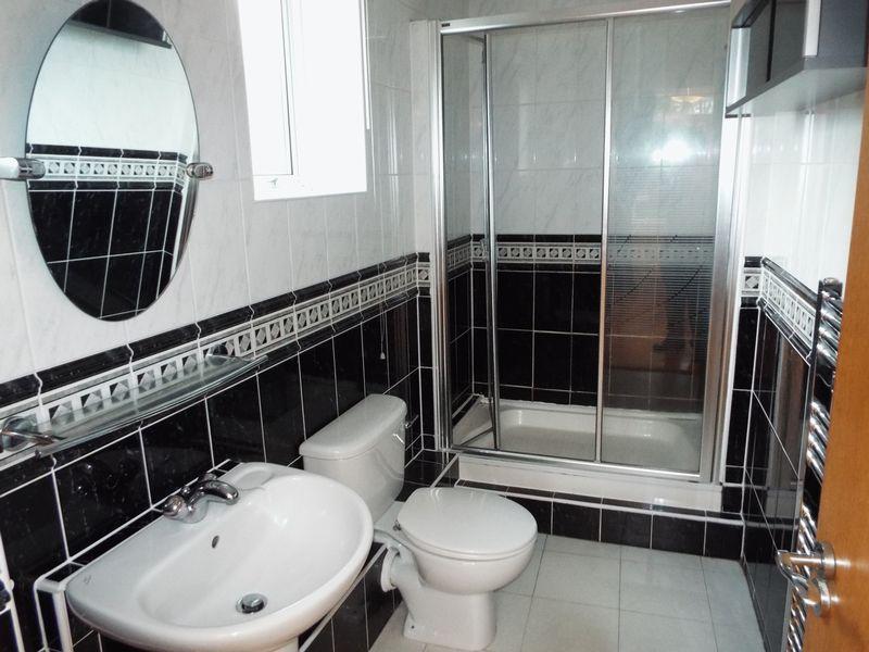 En-suite shower...