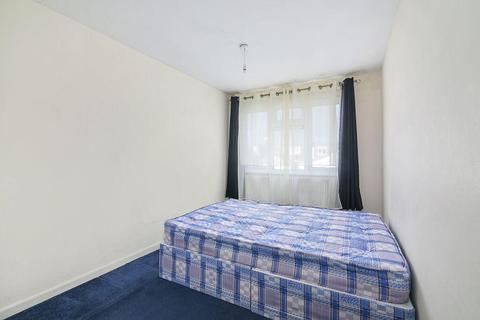 17 Manor Close, London, E17 5RT