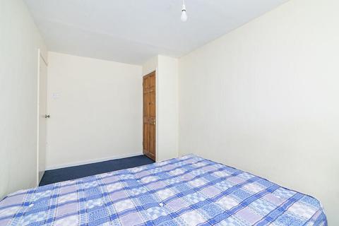 17 Manor Close, London, E17 5RT