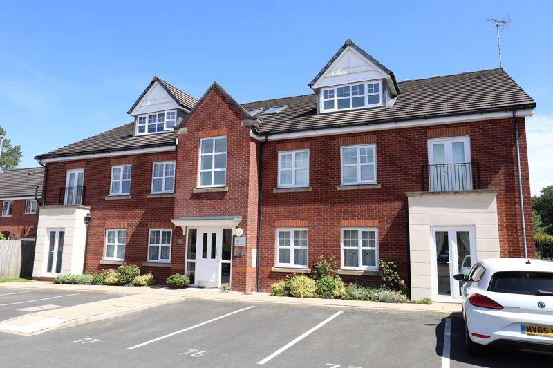 Heyden Close, Macclesfield 2 bed apartment £114,485